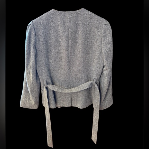 Banana Republic Classic Gray Blazer, size 6, like new, herringbone - Picture 2 of 11
